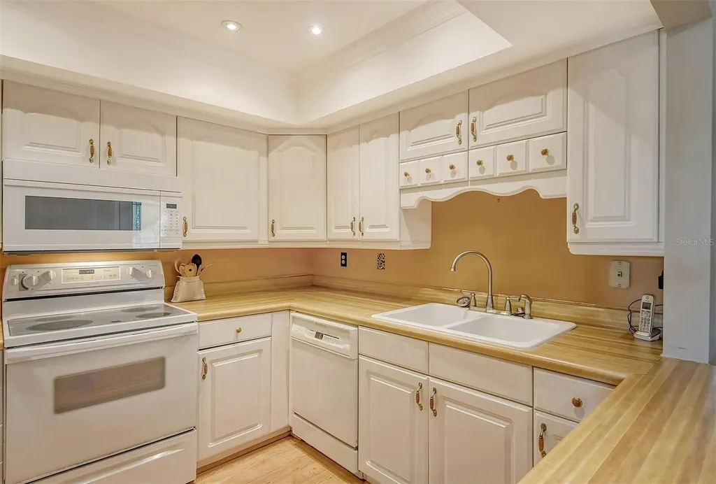 1601 Bayhouse Point Drive Sarasota FL 34231