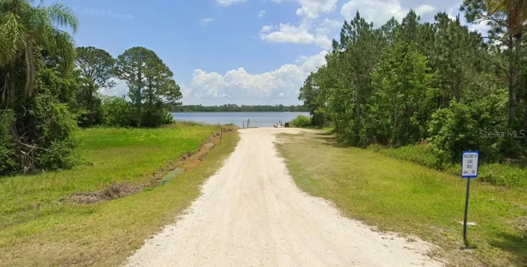 1302 Lakeside Drive S Sebring FL 33875
