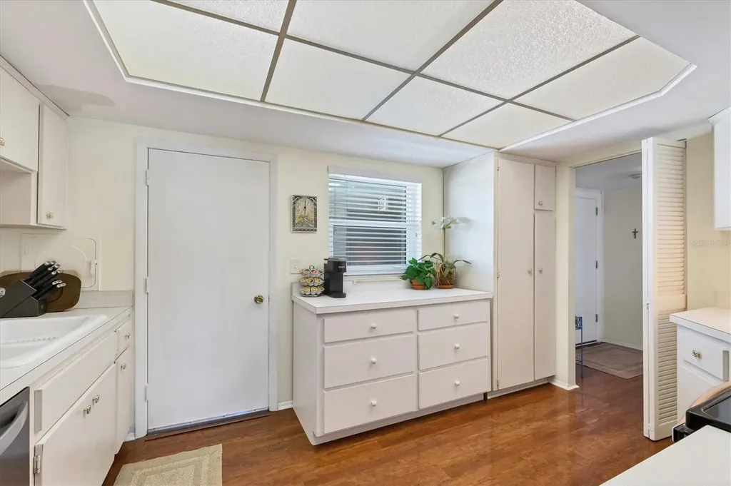 800 Benjamin Franklin Drive Sarasota FL 34236