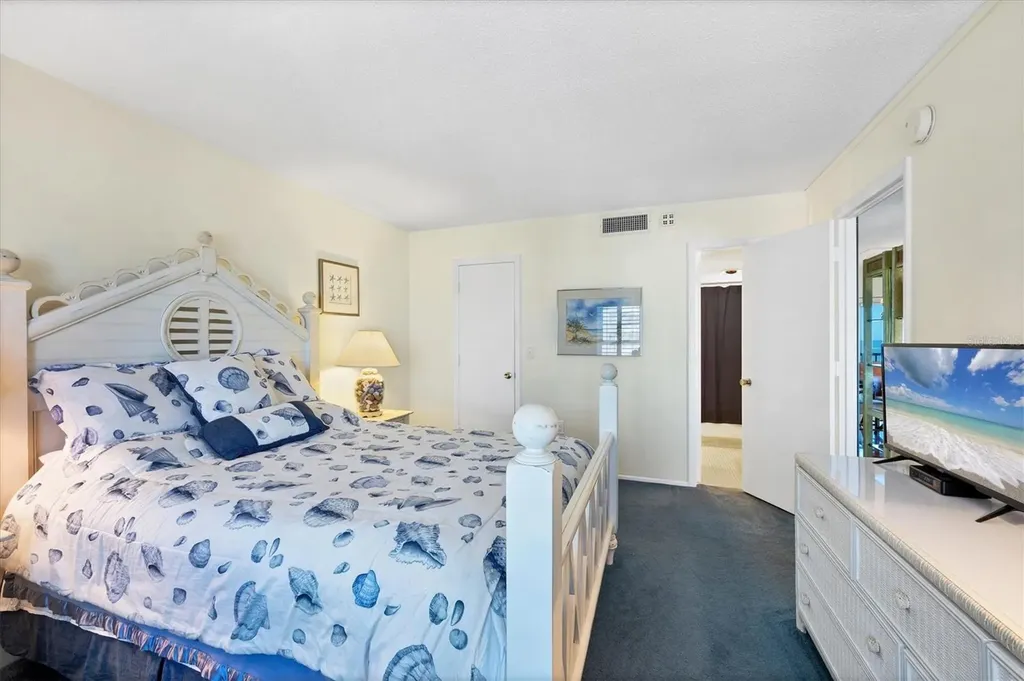 800 Benjamin Franklin Drive Sarasota FL 34236