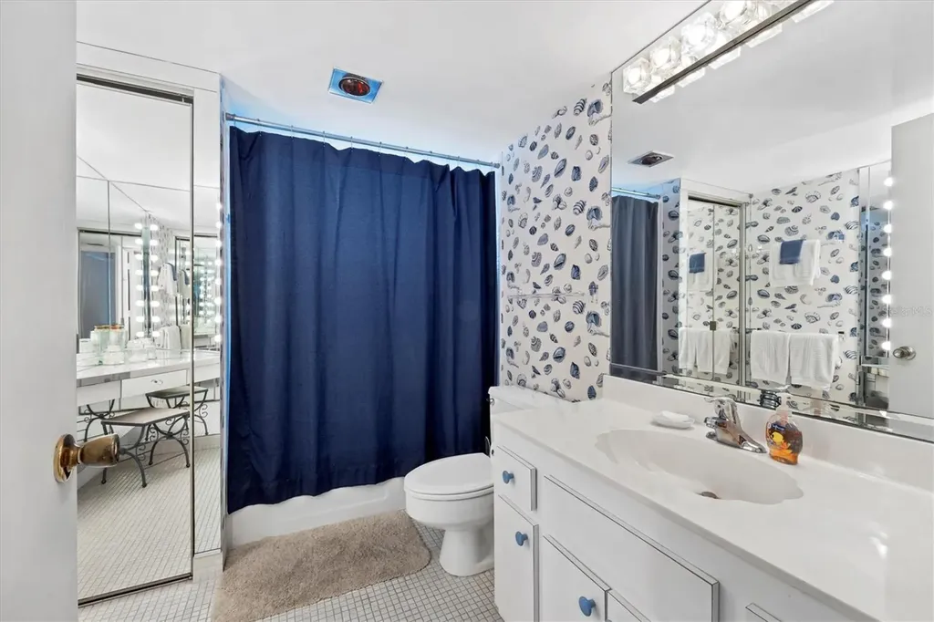 800 Benjamin Franklin Drive Sarasota FL 34236