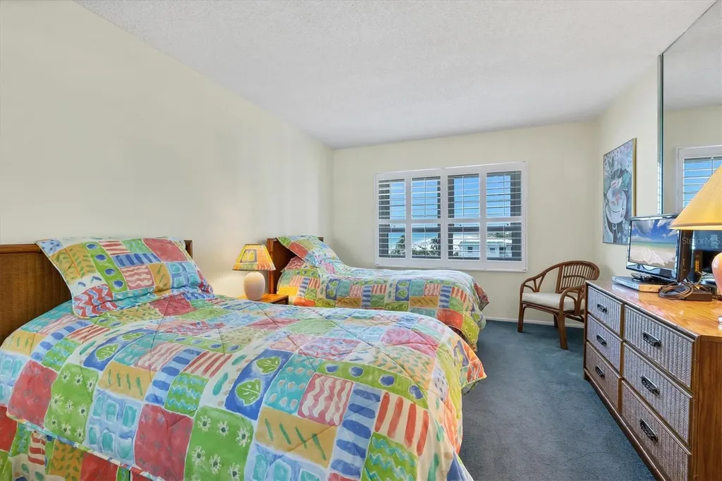 800 Benjamin Franklin Drive Sarasota FL 34236