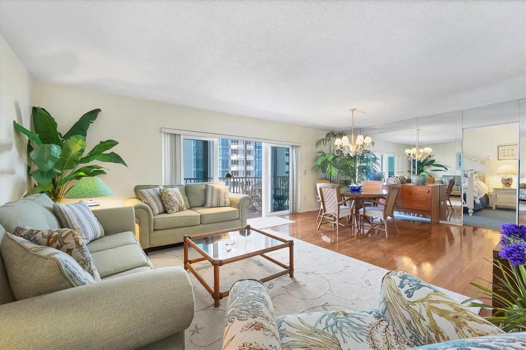 800 Benjamin Franklin Drive Sarasota FL 34236