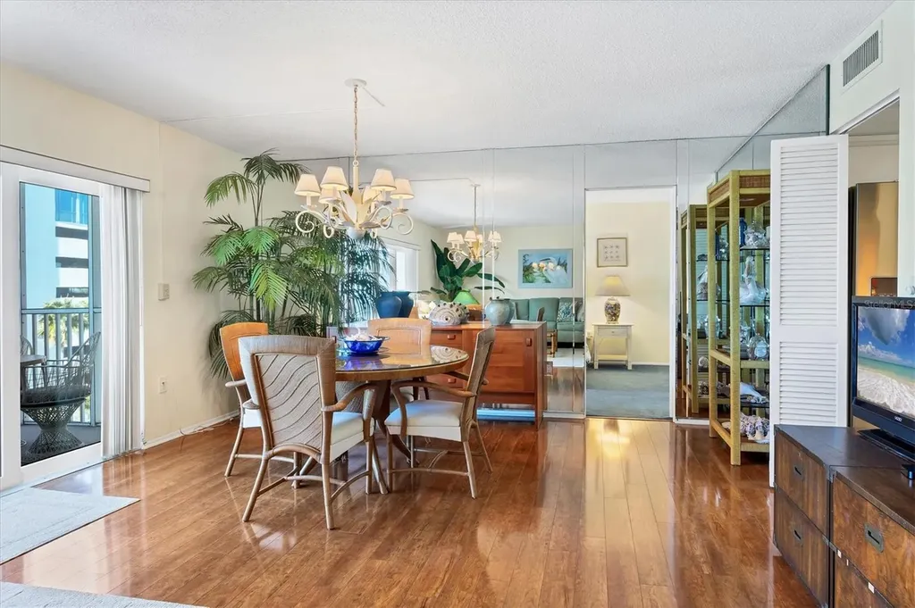 800 Benjamin Franklin Drive Sarasota FL 34236