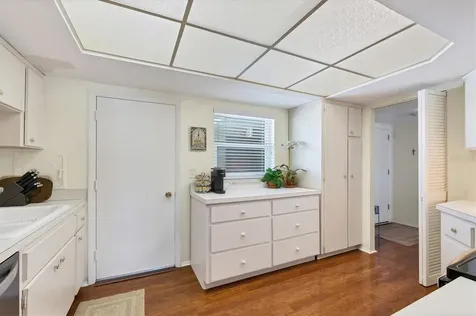 800 Benjamin Franklin Drive Sarasota FL 34236