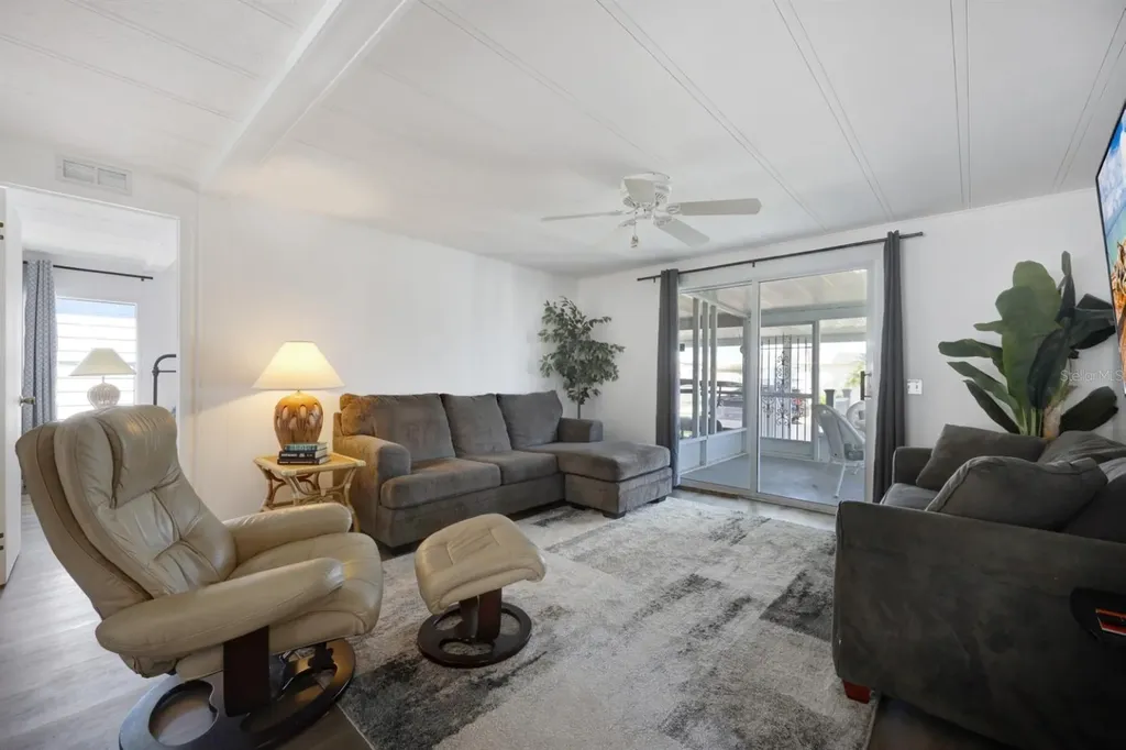 2100 Kings Highway Port Charlotte FL 33980