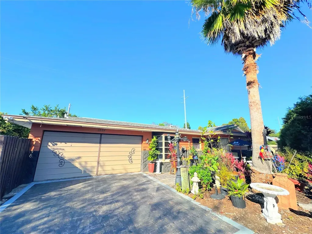 1574 Souvenir Drive Clearwater FL 33755