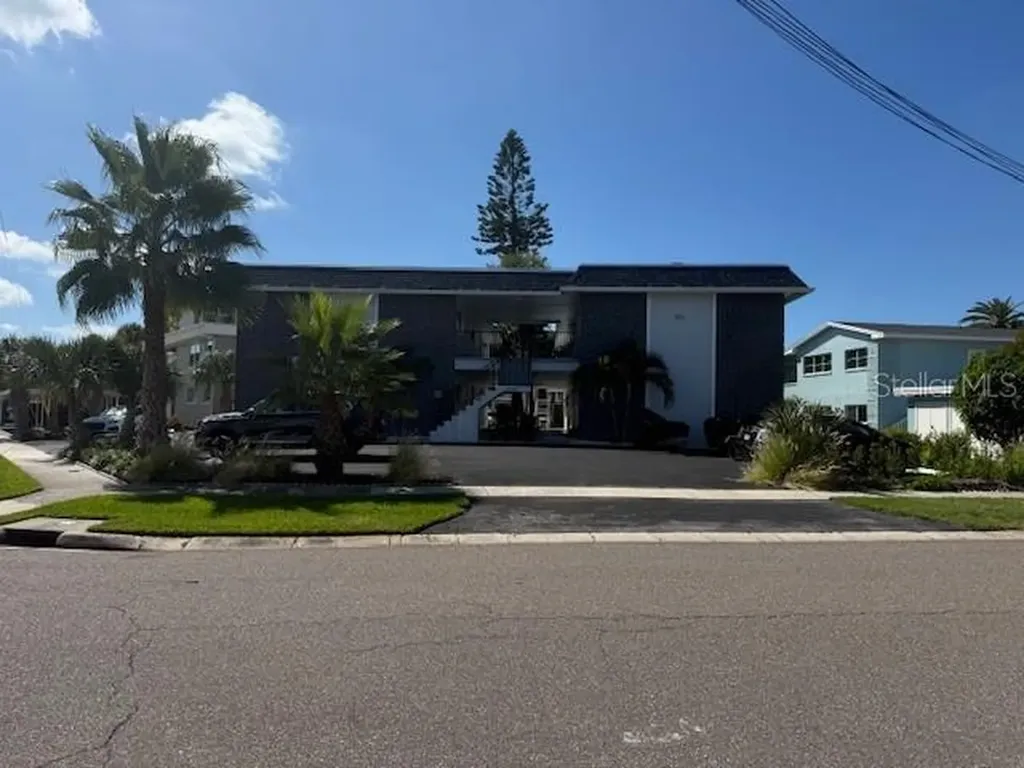 430 Larboard Way Clearwater Beach FL 33767