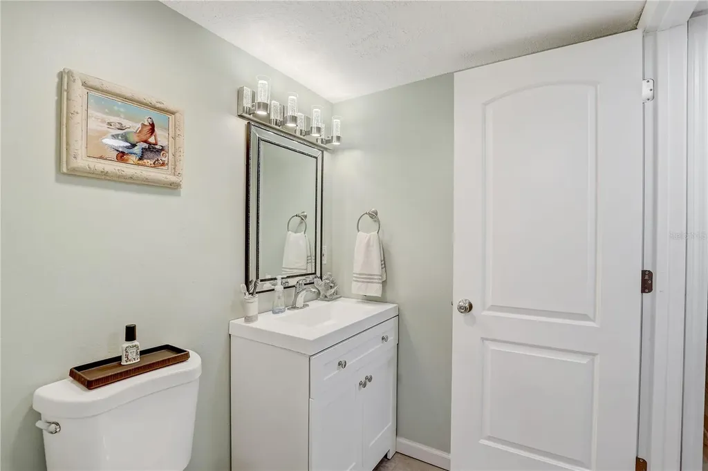 3650 Lake Bayshore Drive Bradenton FL 34205