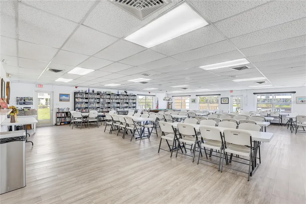 3650 Lake Bayshore Drive Bradenton FL 34205