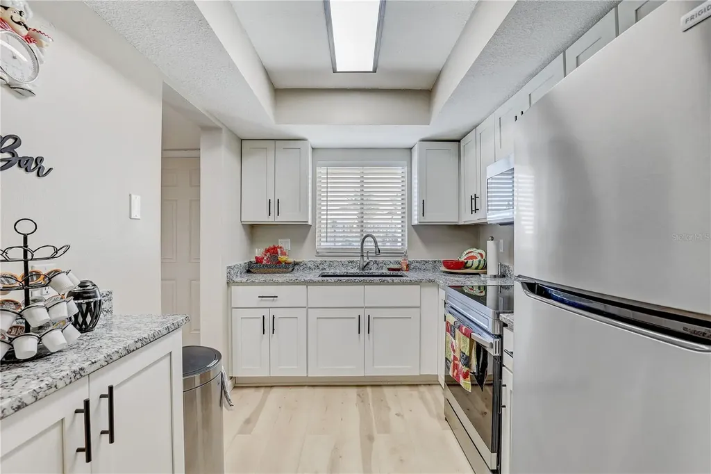 3650 Lake Bayshore Drive Bradenton FL 34205