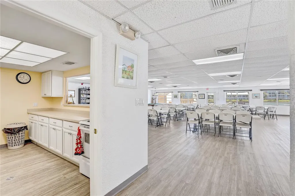 3650 Lake Bayshore Drive Bradenton FL 34205