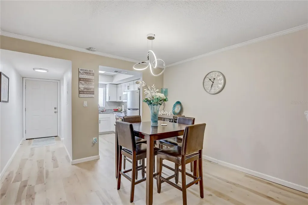 3650 Lake Bayshore Drive Bradenton FL 34205
