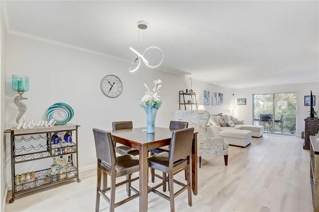 3650 Lake Bayshore Drive Bradenton FL 34205