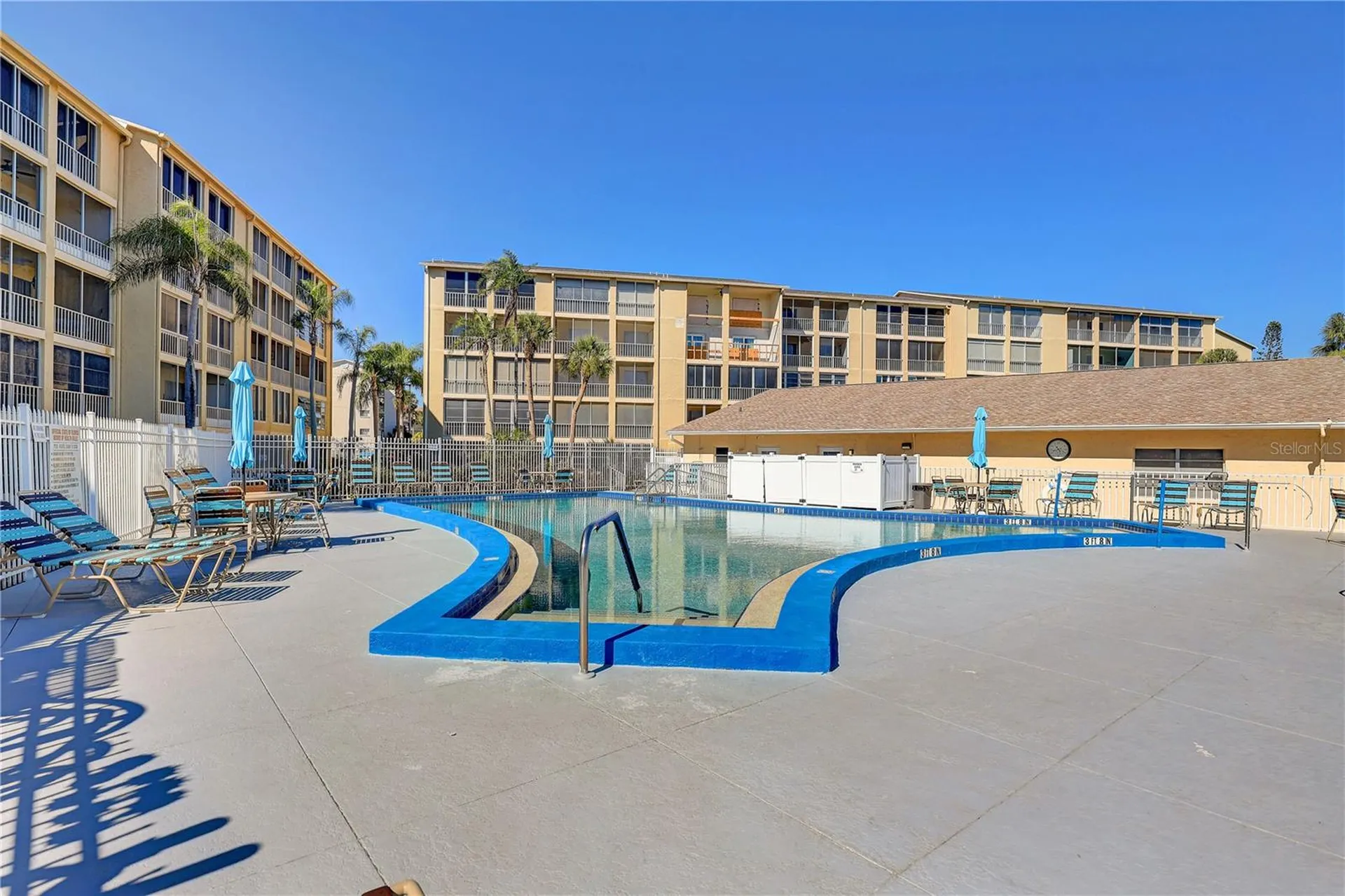3650 Lake Bayshore Drive Bradenton FL 34205
