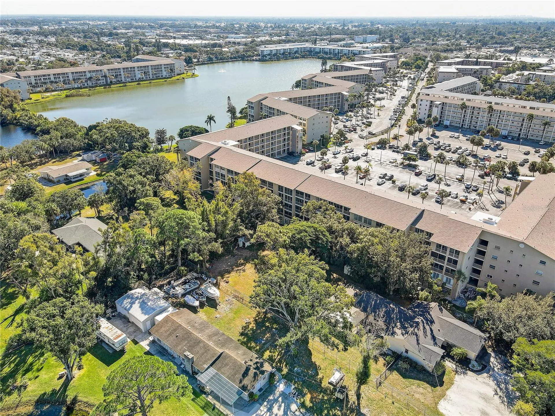 3650 Lake Bayshore Drive Bradenton FL 34205