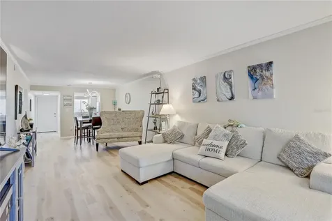 3650 Lake Bayshore Drive Bradenton FL 34205