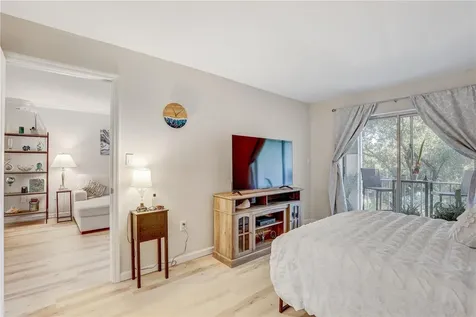 3650 Lake Bayshore Drive Bradenton FL 34205