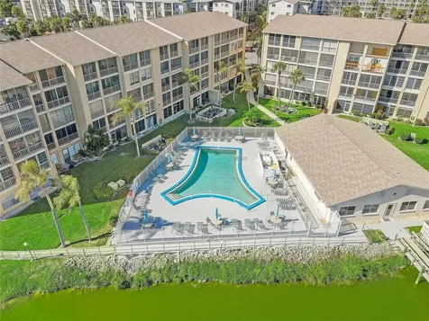 3650 Lake Bayshore Drive Bradenton FL 34205