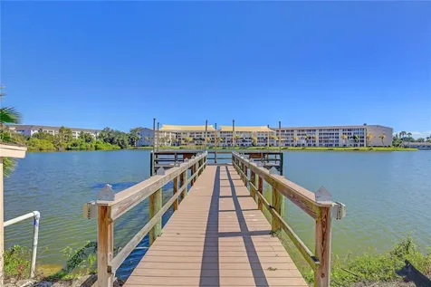 3650 Lake Bayshore Drive Bradenton FL 34205
