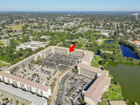 3650 Lake Bayshore Drive Bradenton FL 34205