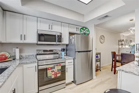 3650 Lake Bayshore Drive Bradenton FL 34205