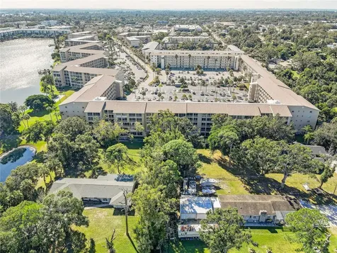 3650 Lake Bayshore Drive Bradenton FL 34205