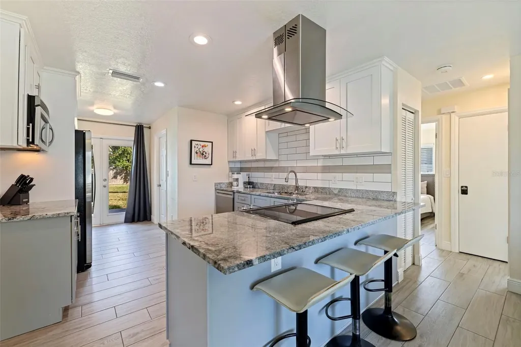 8011 26th Avenue N St Petersburg FL 33710