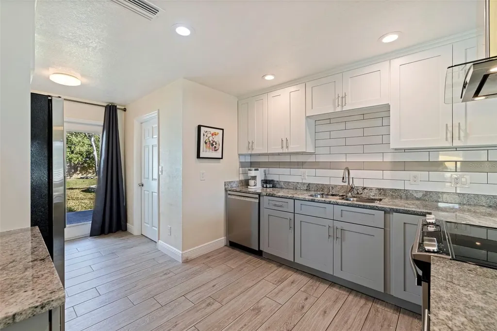 8011 26th Avenue N St Petersburg FL 33710