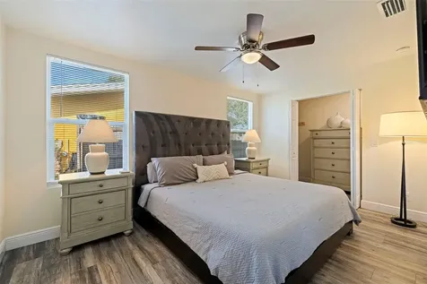 8011 26th Avenue N St Petersburg FL 33710