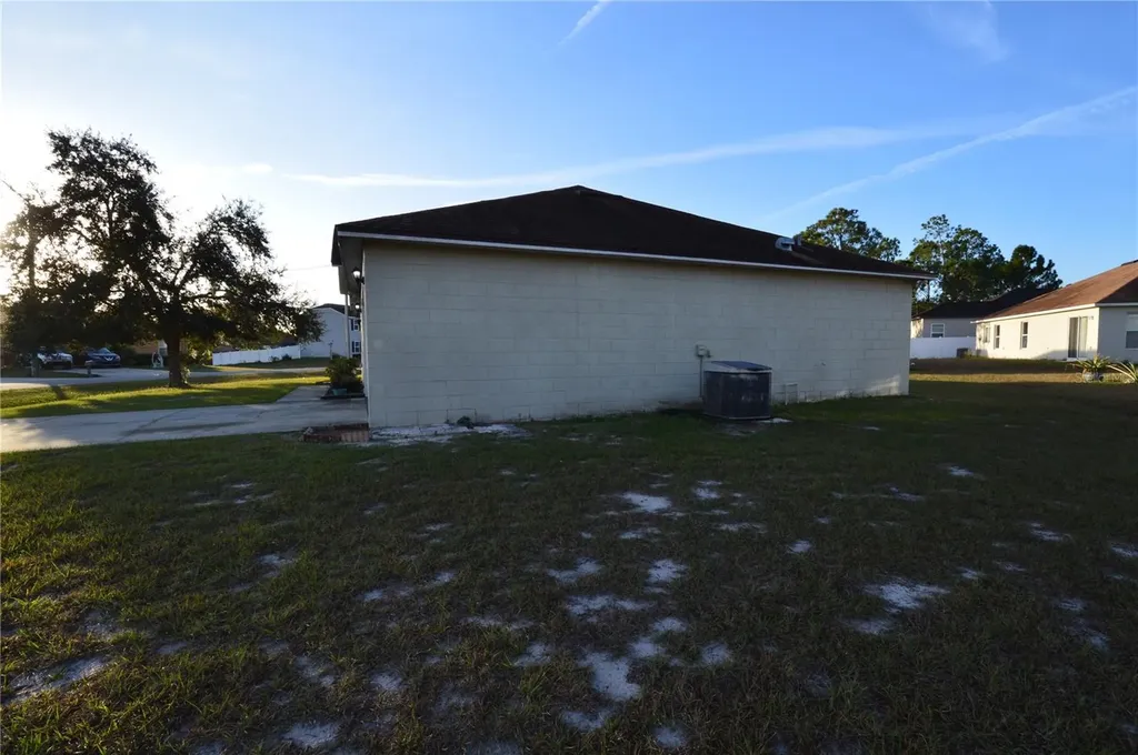 1617 Perdido Court Kissimmee FL 34759