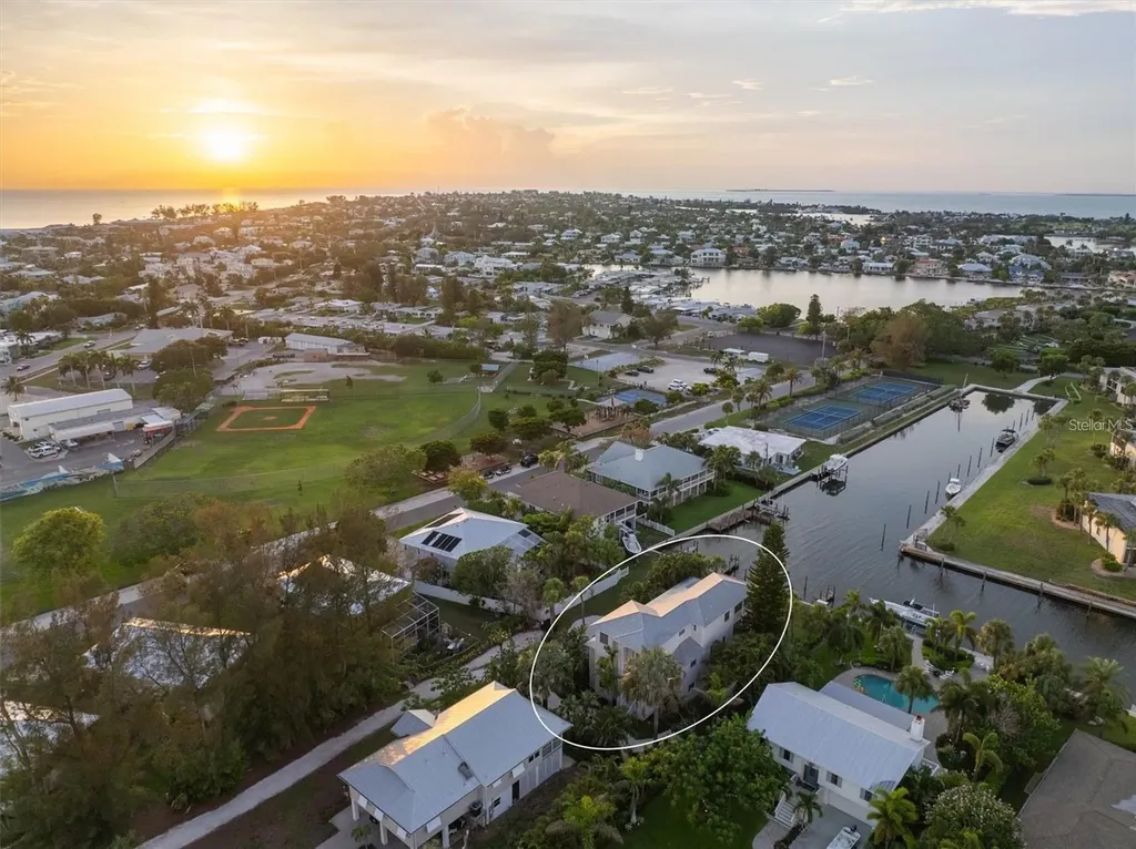504 59th Street Holmes Beach FL 34217