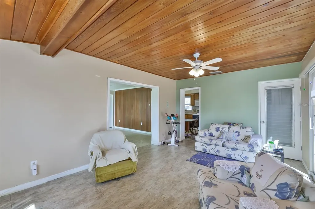5105 Saint Charles Place Tampa FL 33610