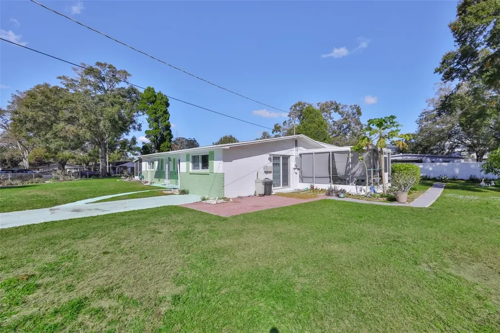 5105 Saint Charles Place Tampa FL 33610