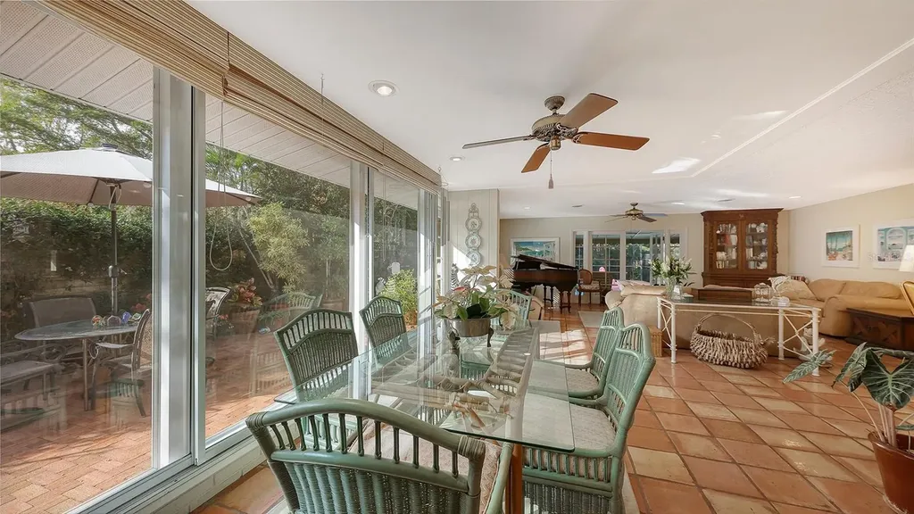 1672 Shoreland Drive Sarasota FL 34239
