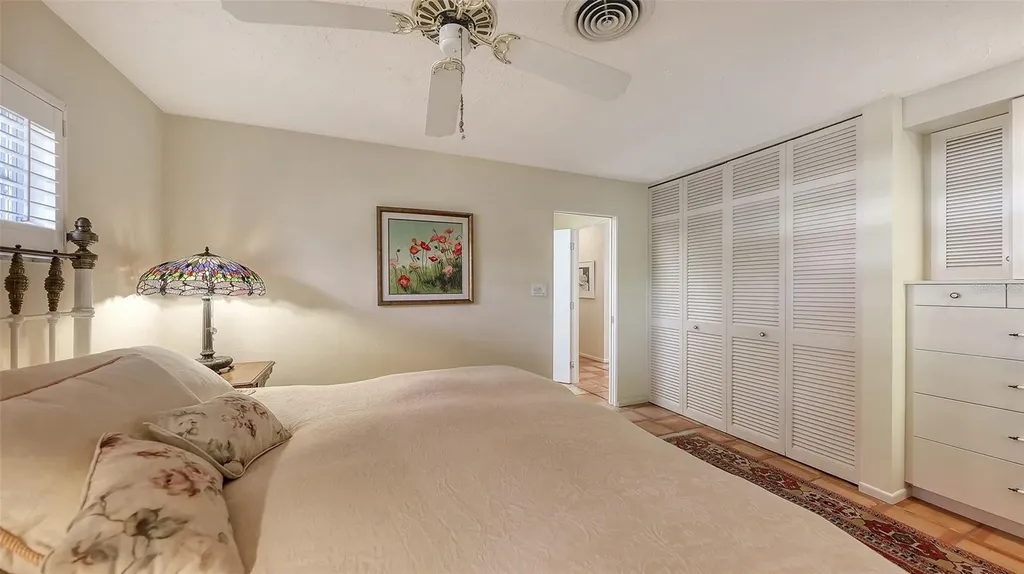 1672 Shoreland Drive Sarasota FL 34239