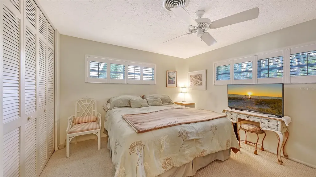 1672 Shoreland Drive Sarasota FL 34239