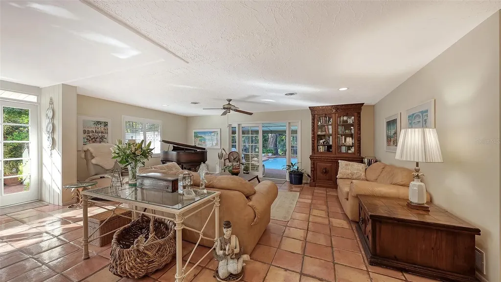 1672 Shoreland Drive Sarasota FL 34239