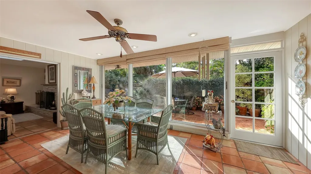 1672 Shoreland Drive Sarasota FL 34239