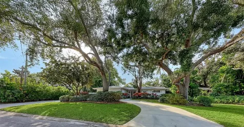 1672 Shoreland Drive Sarasota FL 34239