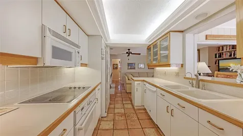1672 Shoreland Drive Sarasota FL 34239