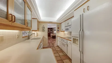 1672 Shoreland Drive Sarasota FL 34239