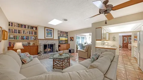 1672 Shoreland Drive Sarasota FL 34239