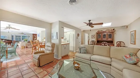 1672 Shoreland Drive Sarasota FL 34239