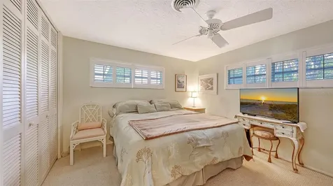 1672 Shoreland Drive Sarasota FL 34239