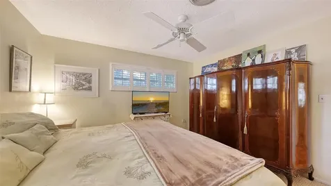 1672 Shoreland Drive Sarasota FL 34239