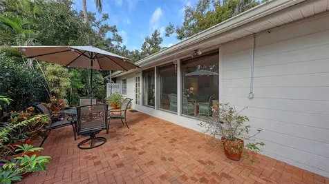 1672 Shoreland Drive Sarasota FL 34239