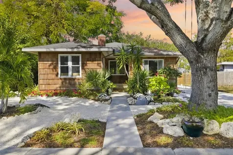2502 15th Avenue W Bradenton FL 34205