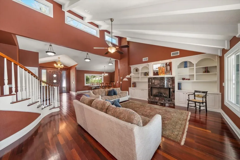 2402 Pine Hammock Clearwater FL 33764