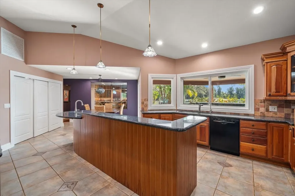 2402 Pine Hammock Clearwater FL 33764